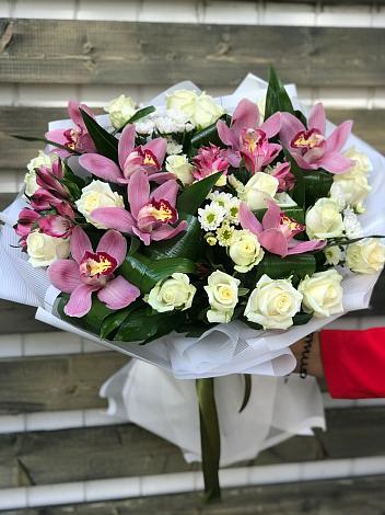 Букет цветов из: Розы и Хризантемы в Светлограде