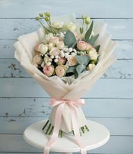 Букет цветов из:  Розы и Лизиантусы в Светлограде