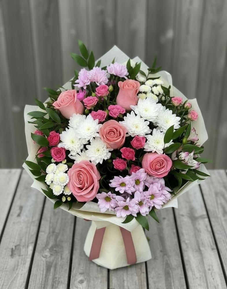 Букет цветов из: Альстромерии, Гвоздики, Розы и Хризантемы в Светлограде
