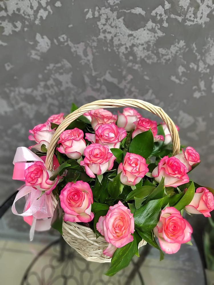 Цветочная композиция из Розы в корзине в Светлограде