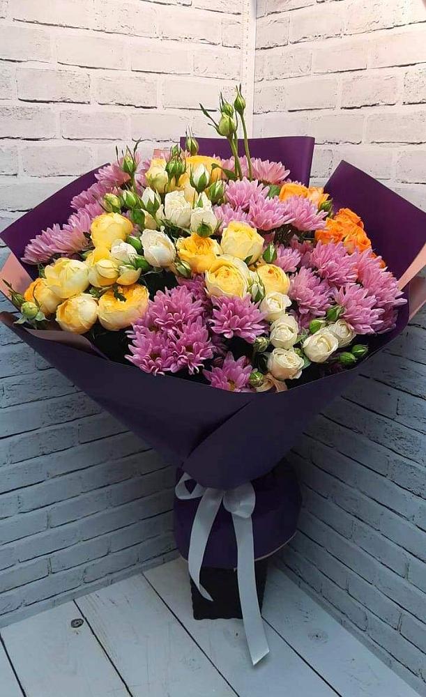 Букет цветов из: Хризантемы и Розы в Светлограде