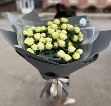 Букет Белые кустовые розы Солинеро в Светлограде