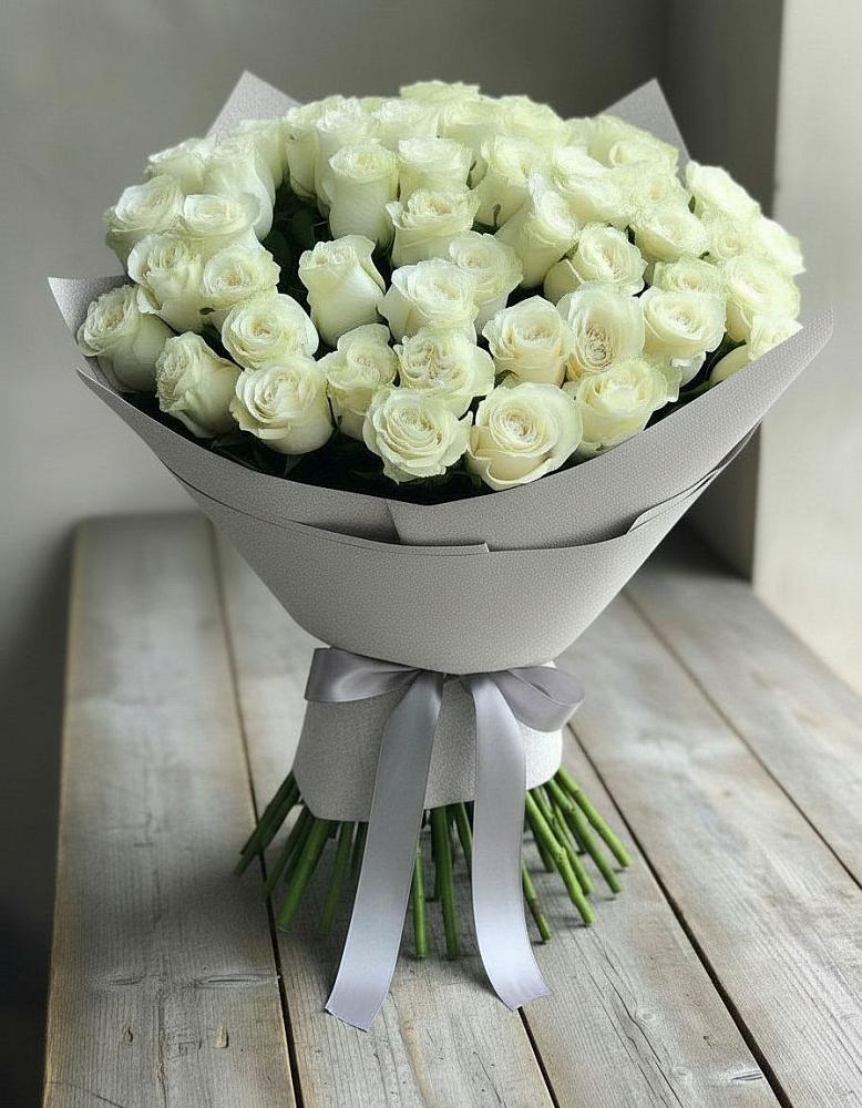 Букет 35 Белых роз в Светлограде