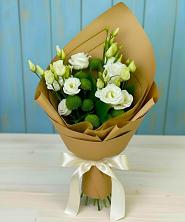 Букет цветов из:  Хризантемы и Лизиантусы в Светлограде