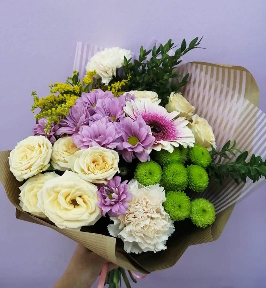 Букет цветов из: Хризантемы, Розы, Гвоздики и Герберы в Светлограде