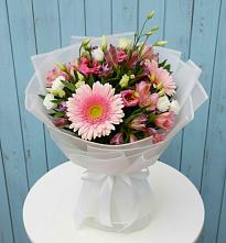 Букет цветов из:  Герберы, Альстромерии и Лизиантусы #REPLACE_PRED# Светлограде