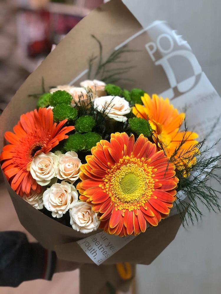 Букет цветов из: Герберы, Хризантемы и Розы в Светлограде