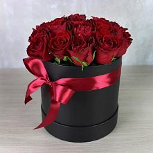 Цветочная композиция из Розы в шляпной коробке в Светлограде