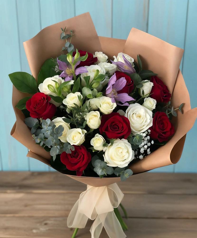 Букет цветов из: Розы и Альстромерии в Светлограде