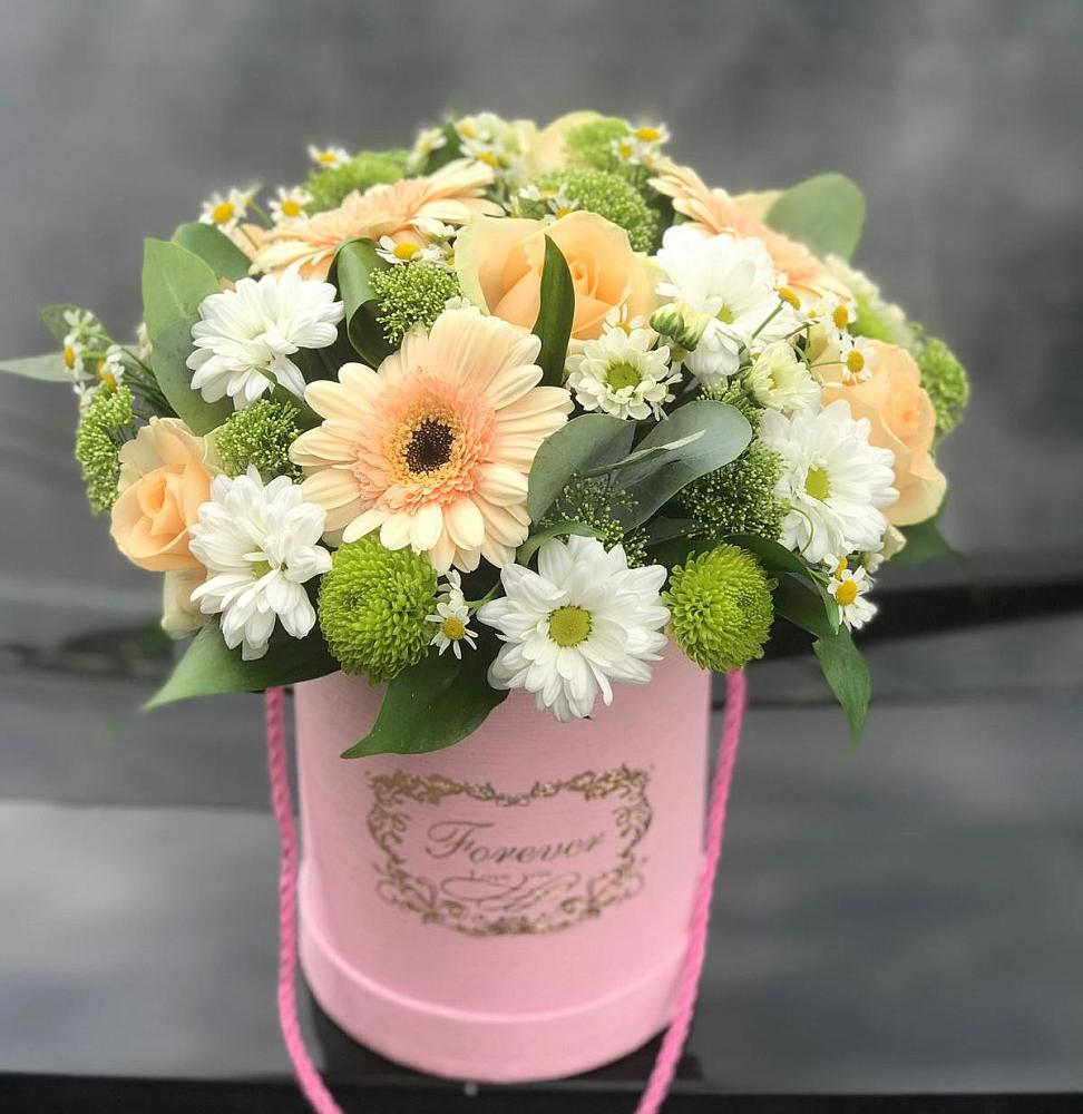 Цветочная композиция из Розы, Герберы и Хризантемы в шляпной коробке в Светлограде