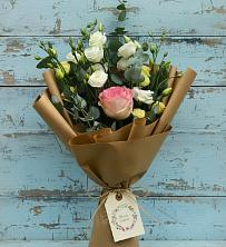Букет цветов из:  Розы и Лизиантусы в Светлограде